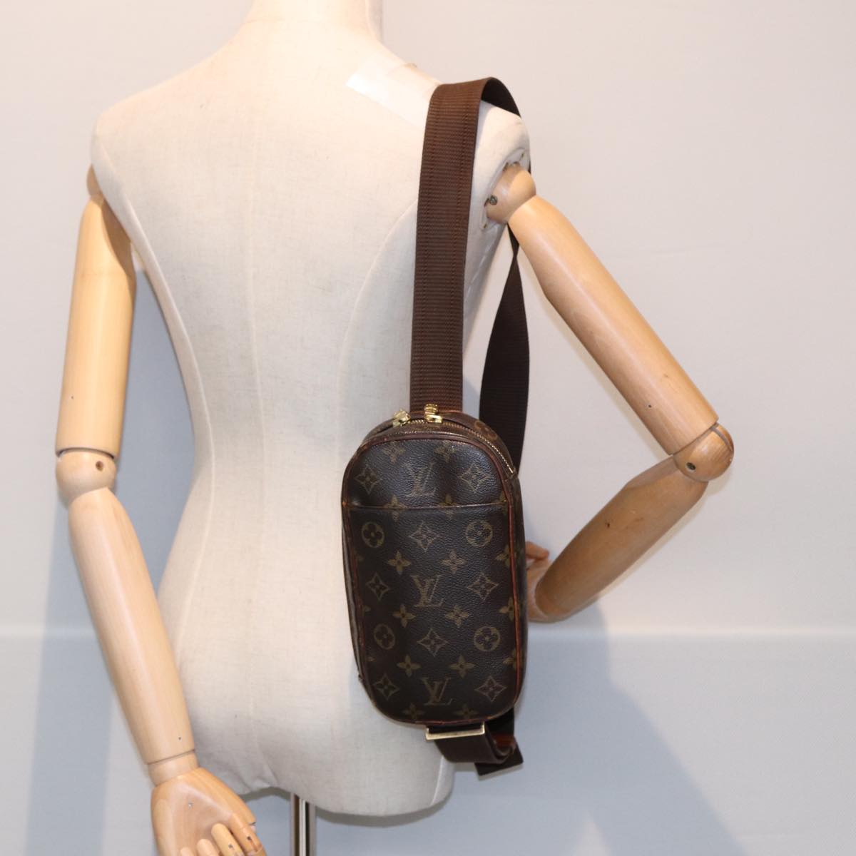 LOUIS VUITTON Monogram Pochette Gange Shoulder Bag M51870 LV 87597