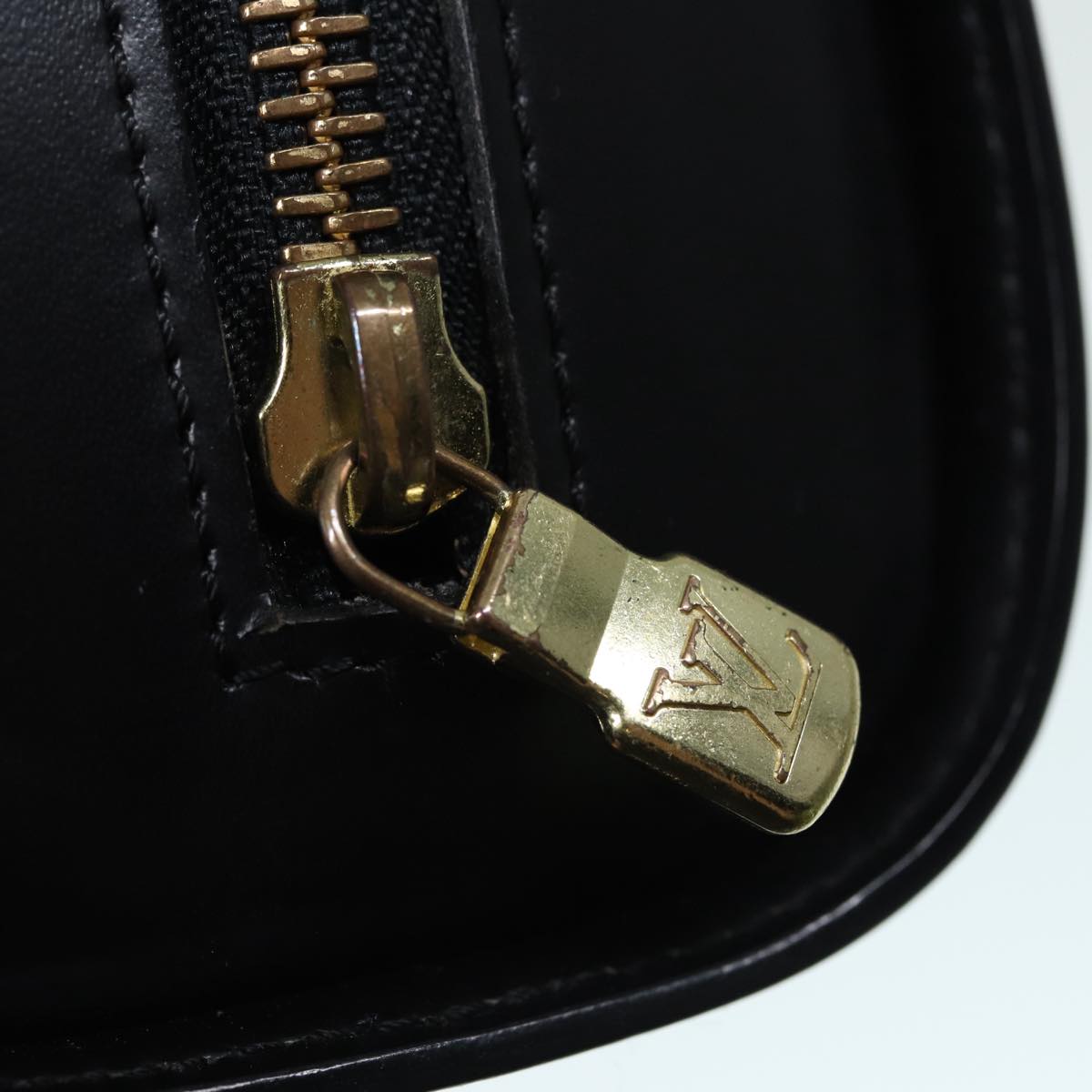 LOUIS VUITTON Epi Dauphine MM Pouch Black M48452 LV 87789