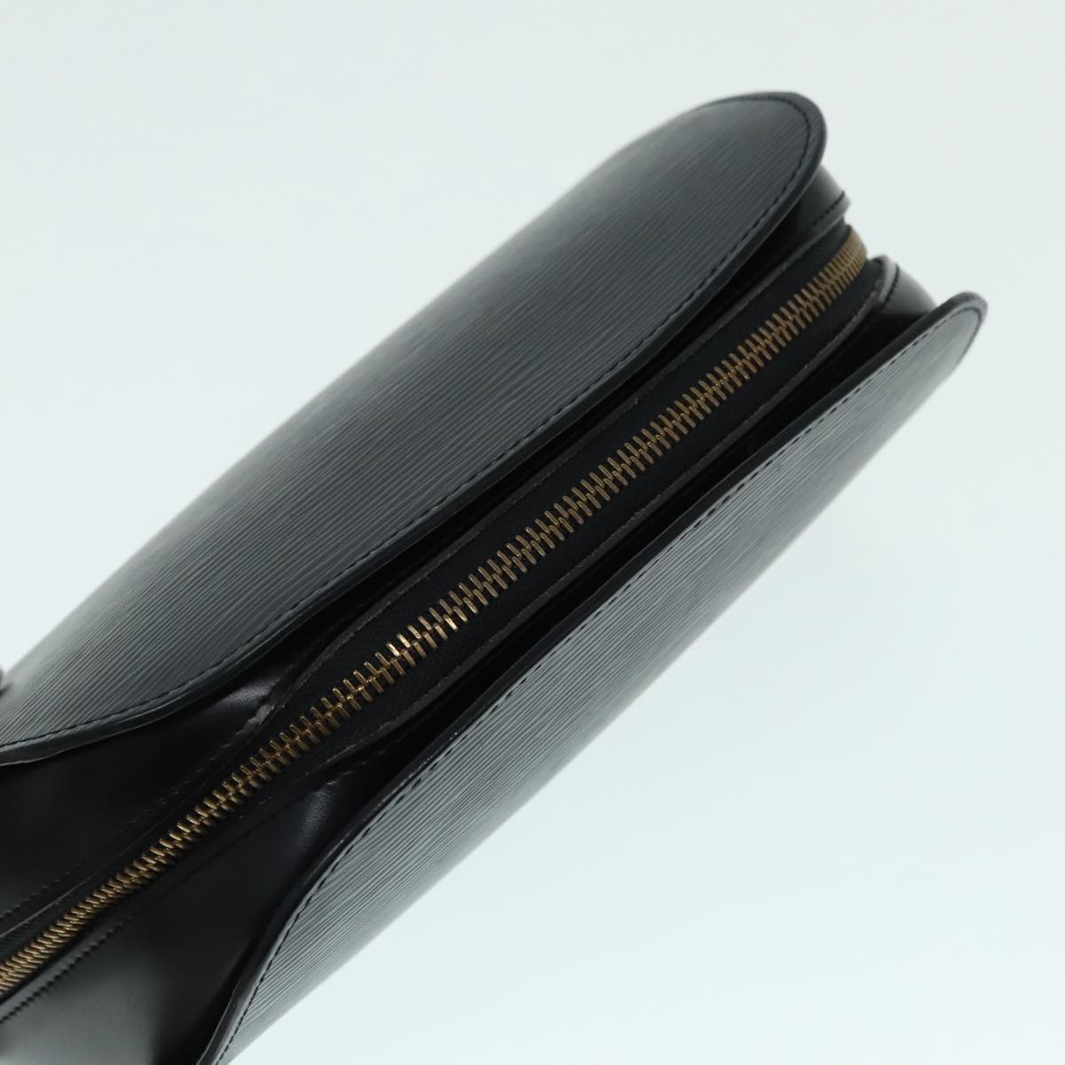 LOUIS VUITTON Epi Dauphine MM Pouch Black M48452 LV 87789