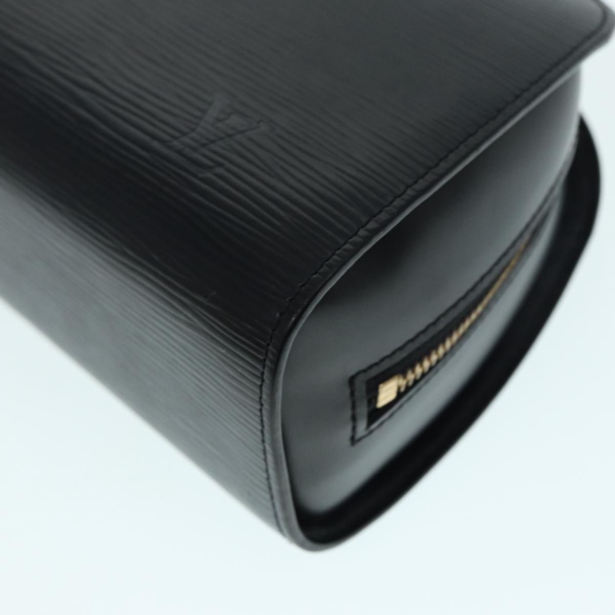 LOUIS VUITTON Epi Dauphine MM Pouch Black M48452 LV 87789