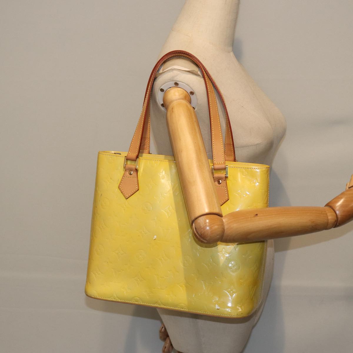 LOUIS VUITTON Monogram Vernis Houston Hand Bag Gris M91053 LV 87791