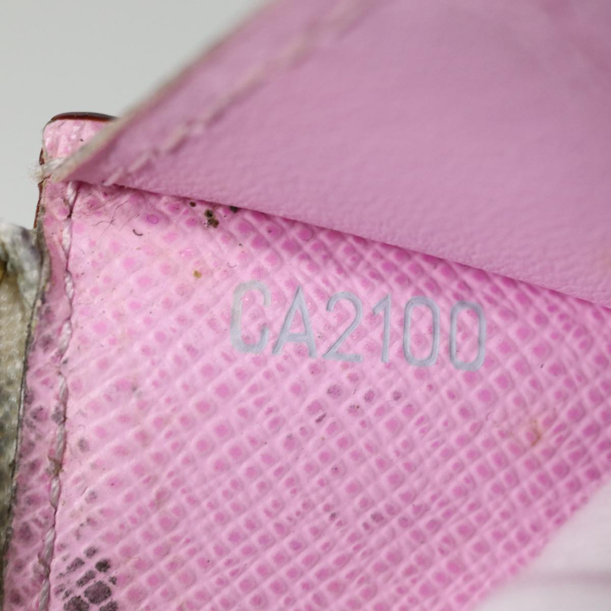 LOUIS VUITTON Multicolor Pochette Cles NM Coin Purse White M93734 LV 88038