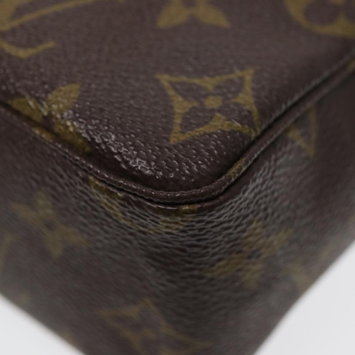 LOUIS VUITTON Monogram Trousse Toilette 18 Pouch M47526 LV 88311