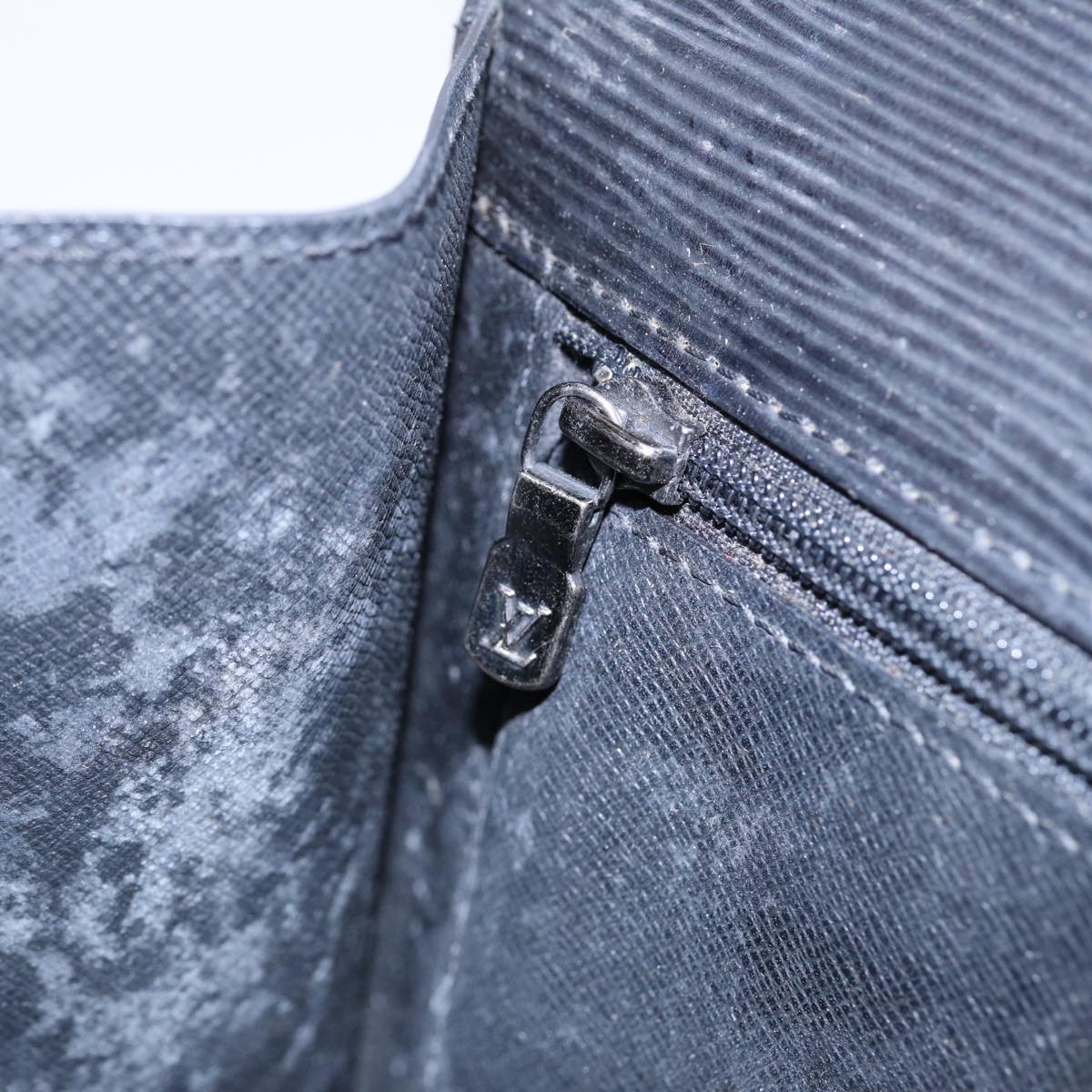 LOUIS VUITTON Epi Chaillot Clutch Bag Black M52542 LV 88321