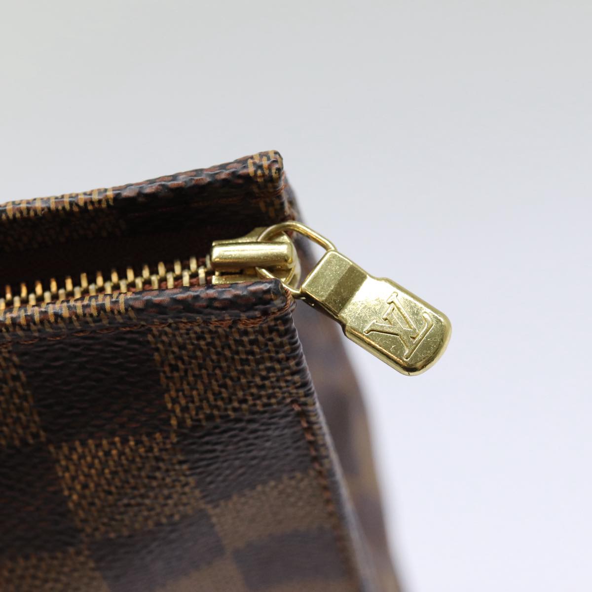 LOUIS VUITTON Damier Ebene Poche Toilette 26 Pouch N47543 LV 88332