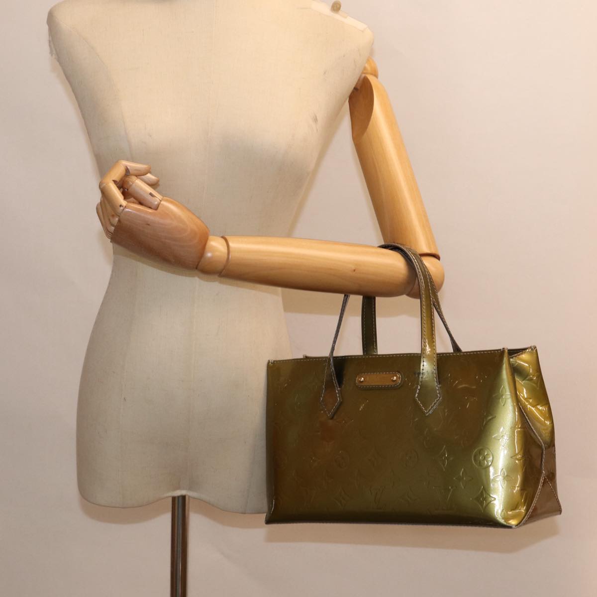 LOUIS VUITTON Monogram Vernis Wilshire PM Bag Gris Art Deco M91627 LV 88363