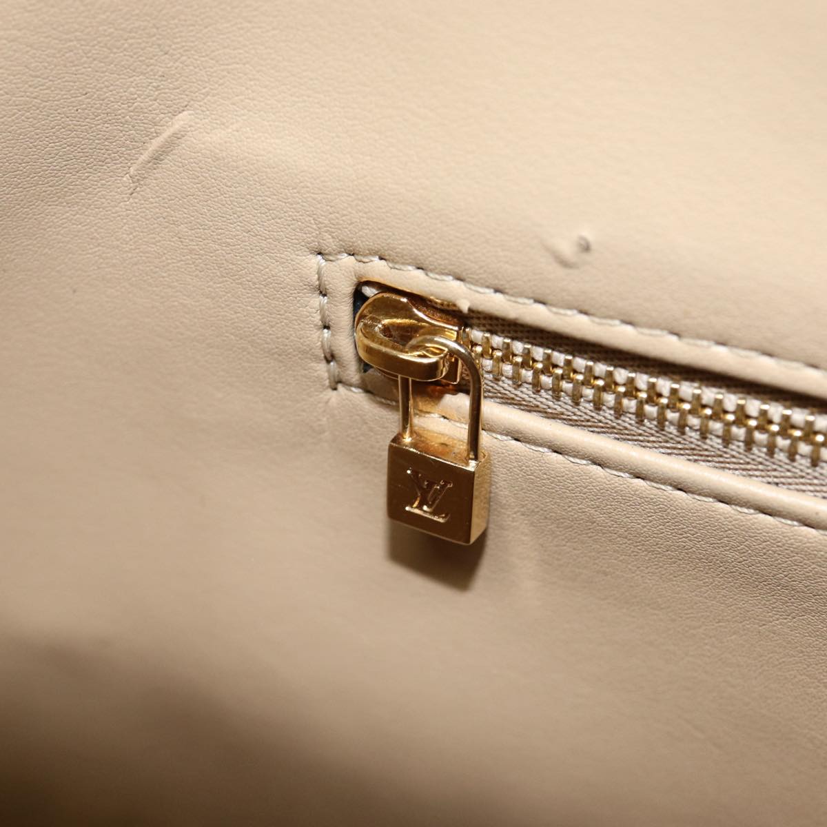LOUIS VUITTON Monogram Vernis Houston Hand Bag Beige M91004 LV 88371