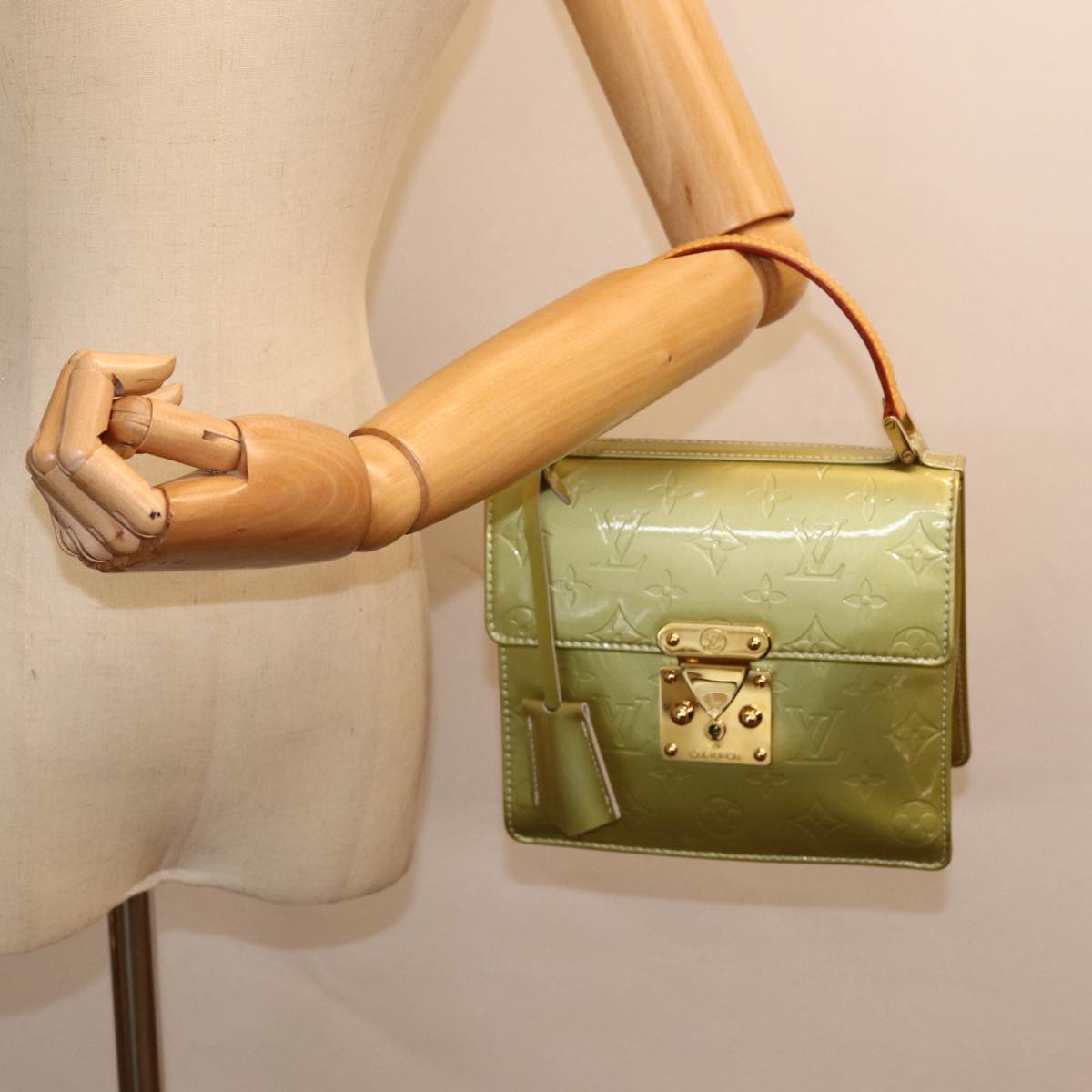 LOUIS VUITTON Monogram Vernis Spring Street Hand Bag Gris M91029 LV 88558