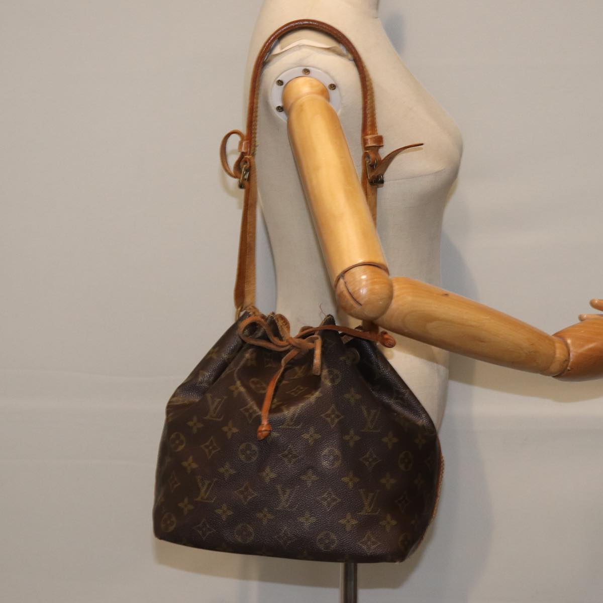 LOUIS VUITTON Monogram Petit Noe Shoulder Bag M42226 LV 88616