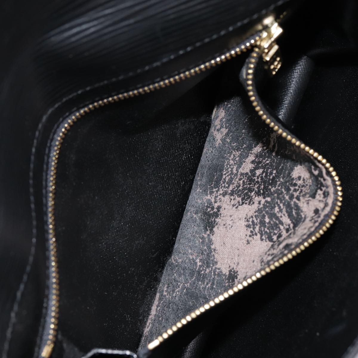 LOUIS VUITTON Epi Montaigne 23 Clutch Bag Black M52662 LV 88630