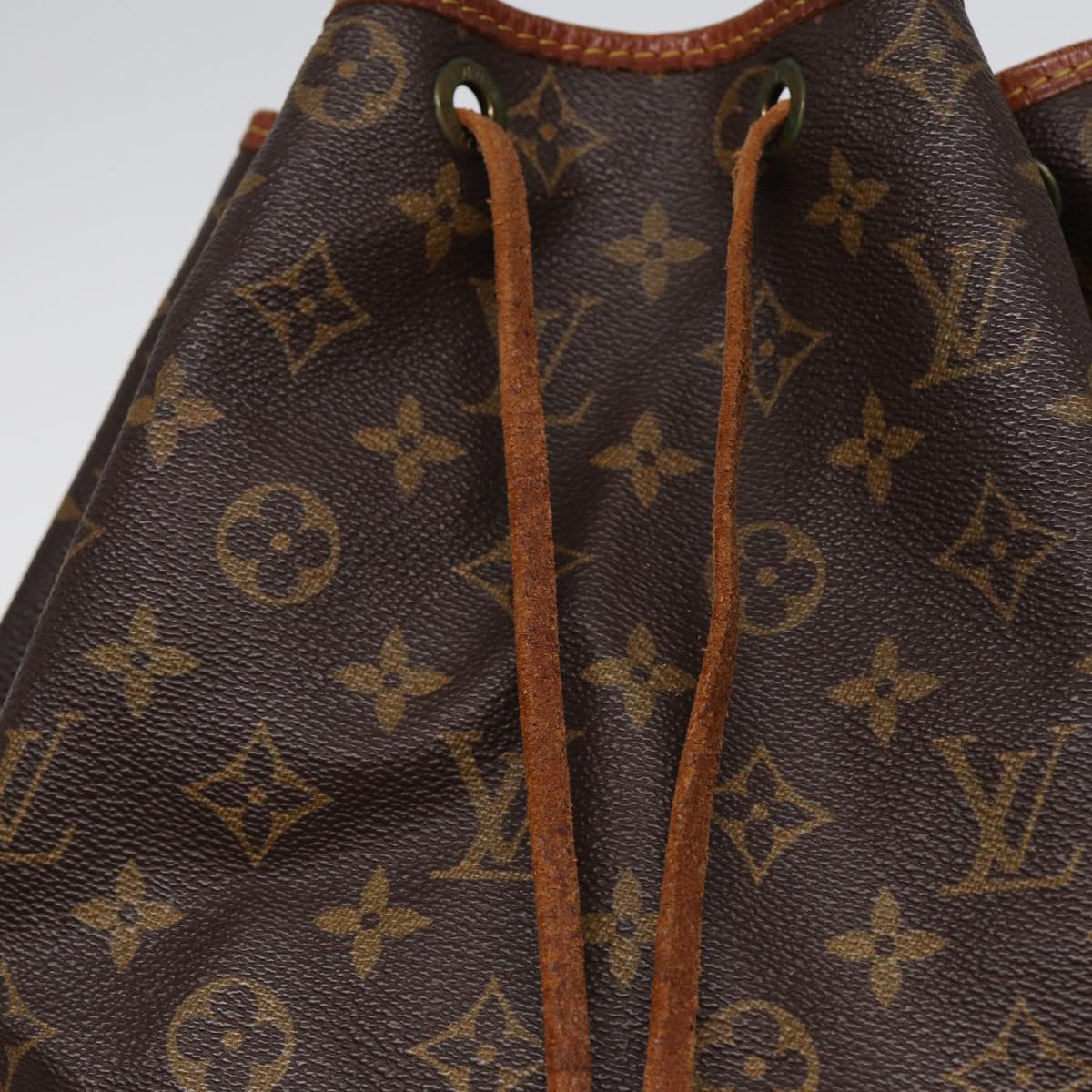 LOUIS VUITTON Monogram Noe Shoulder Bag M42224 LV 88652