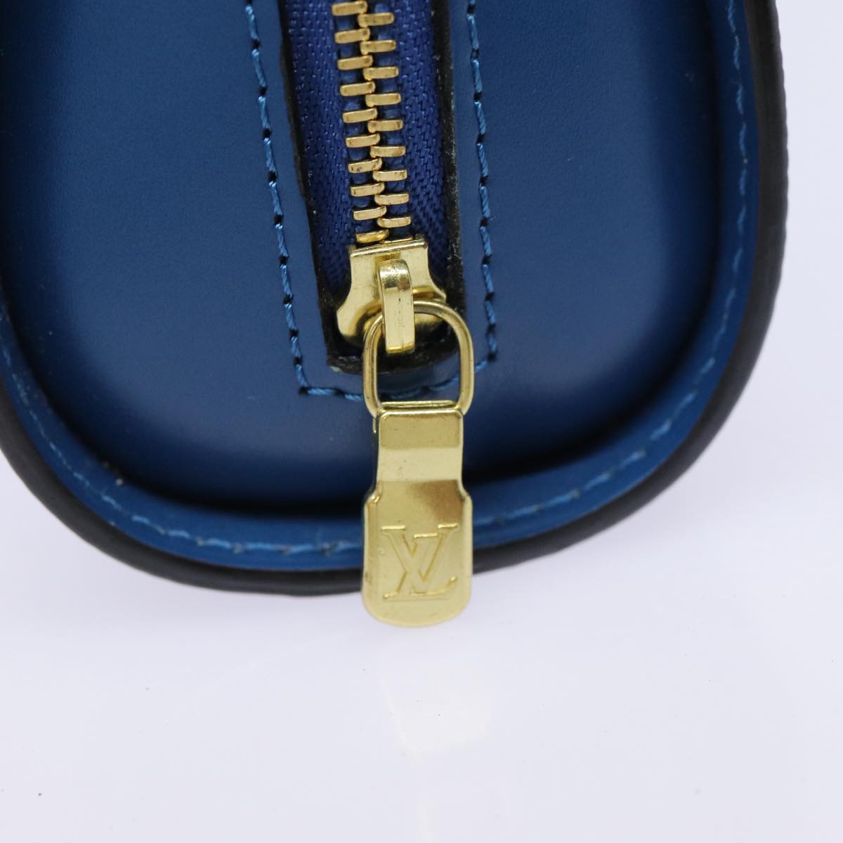 LOUIS VUITTON Epi Dauphine PM Pouch Blue M48445 LV 88777