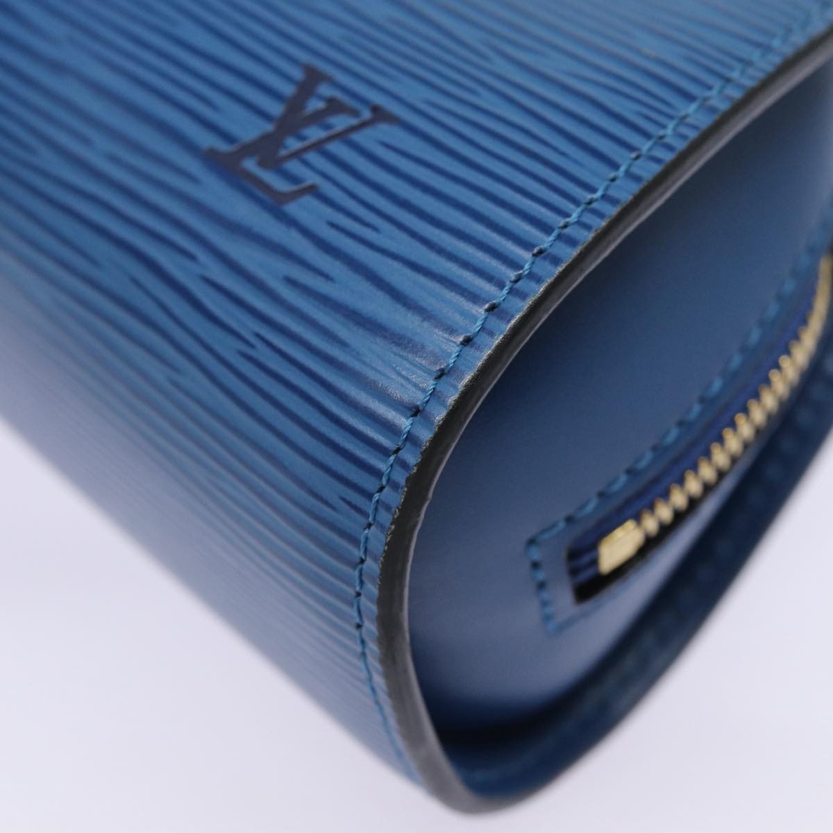 LOUIS VUITTON Epi Dauphine PM Pouch Blue M48445 LV 88777