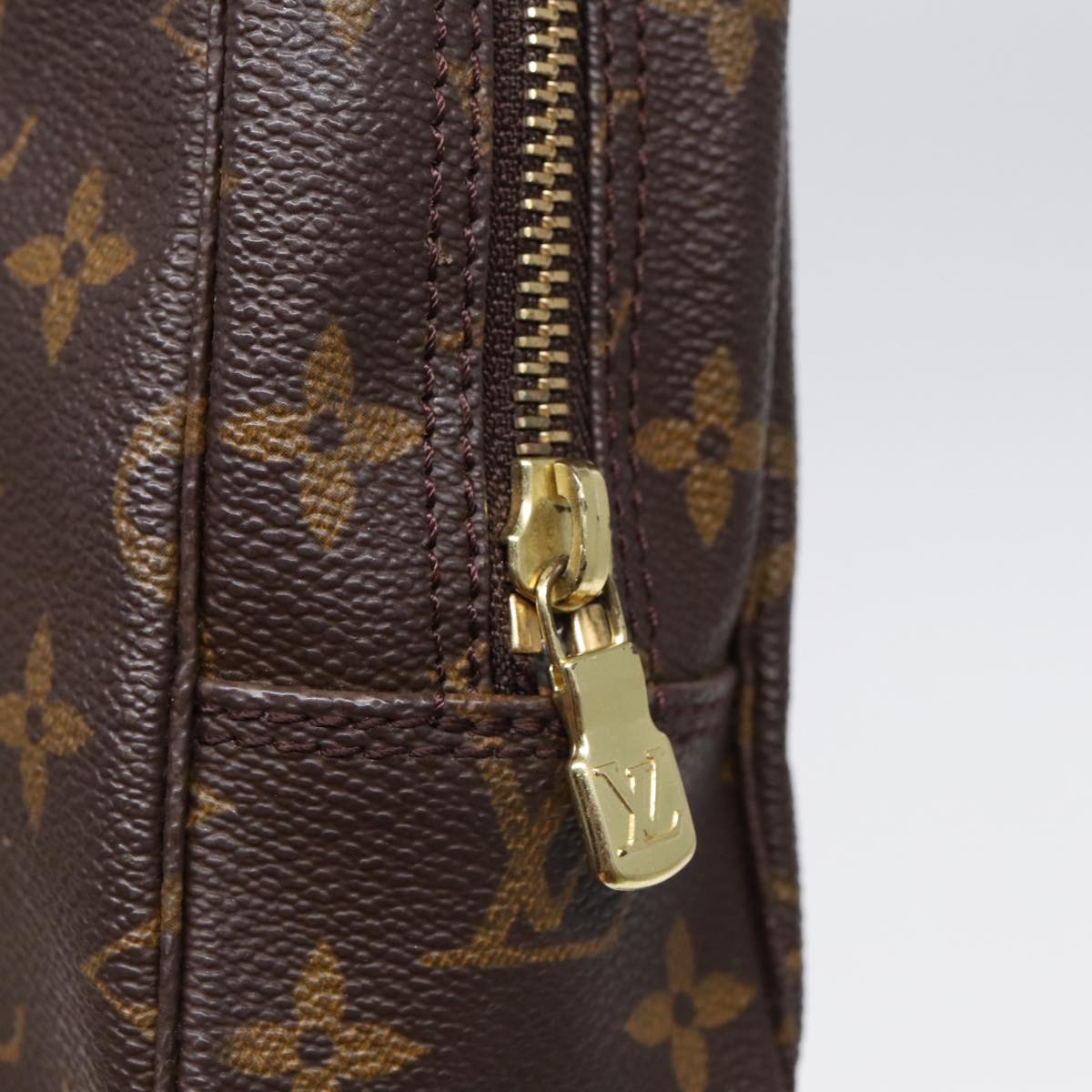 LOUIS VUITTON Monogram Trousse Toilette 23 Clutch Bag M47524 LV 88802
