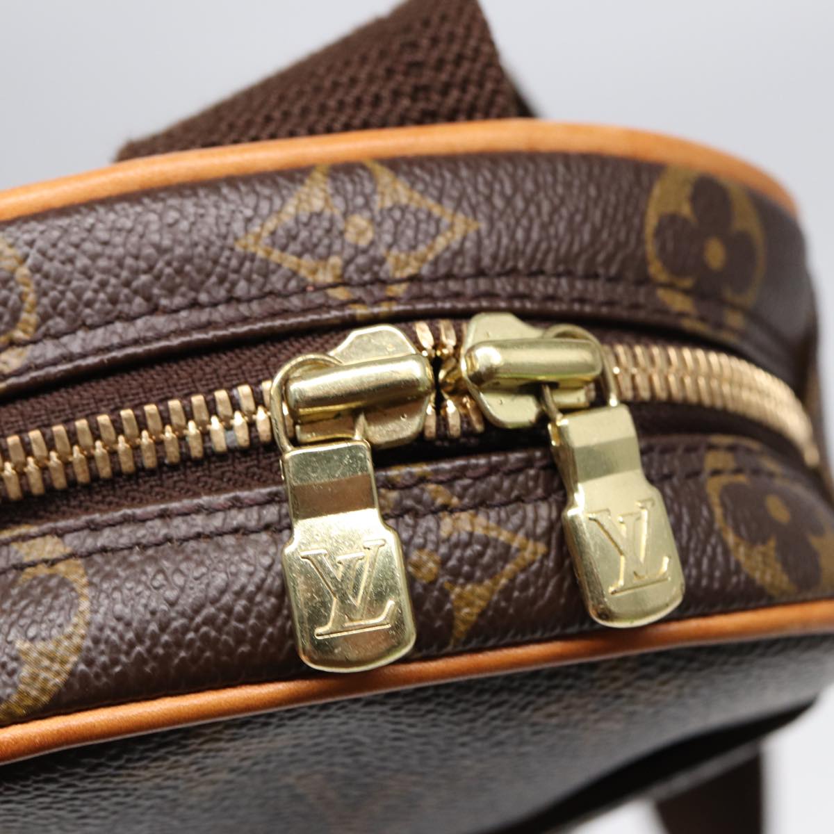 LOUIS VUITTON Monogram Pochette Gange Shoulder Bag M51870 LV 88900A