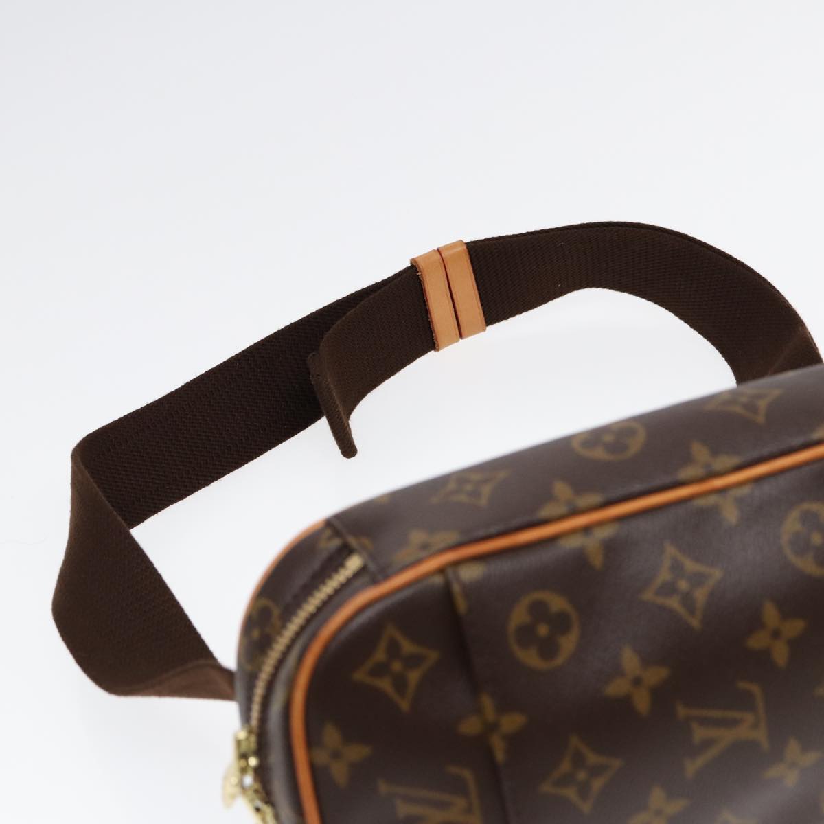 LOUIS VUITTON Monogram Pochette Gange Shoulder Bag M51870 LV 88900A