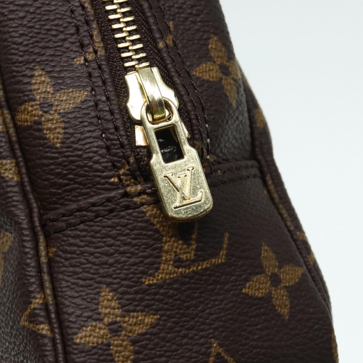LOUIS VUITTON Monogram Trousse Toilette 23 Clutch Bag M47524 LV 88910