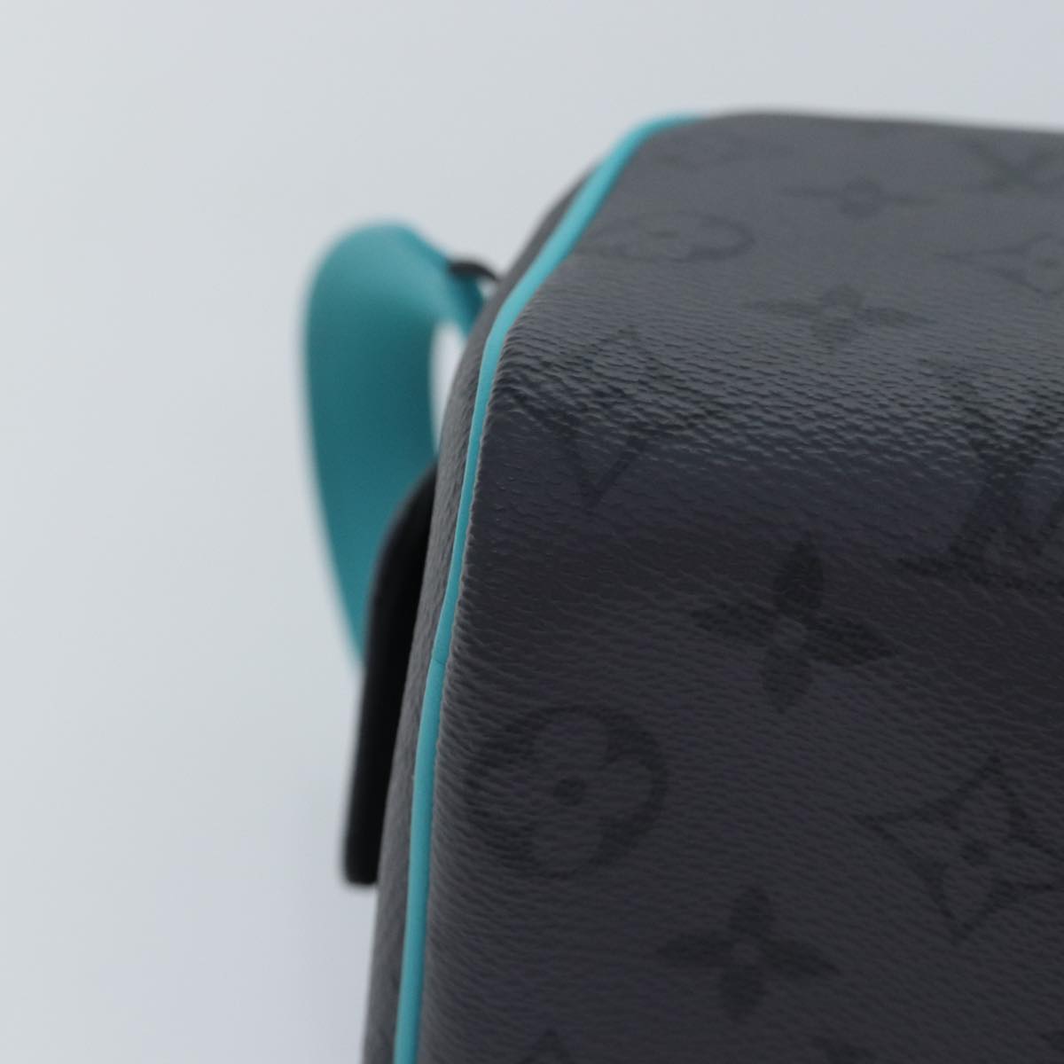LOUIS VUITTON Monogram Eclipse Reverse Dopp Kit Bag Turquoise M11482 89059SA