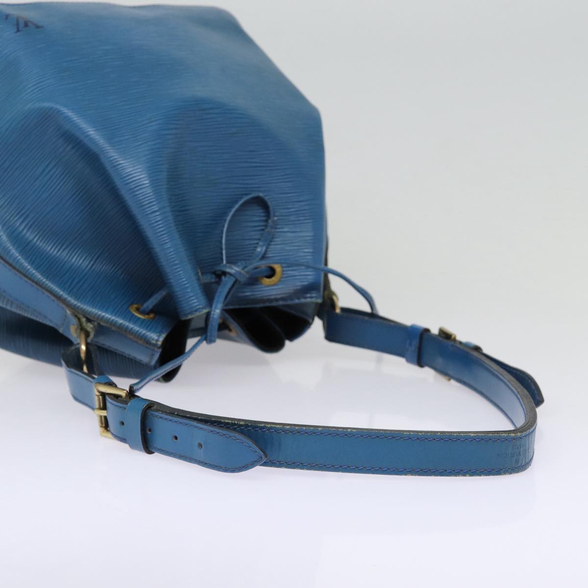 LOUIS VUITTON Epi Petit Noe Shoulder Bag Blue M44105 LV 89128