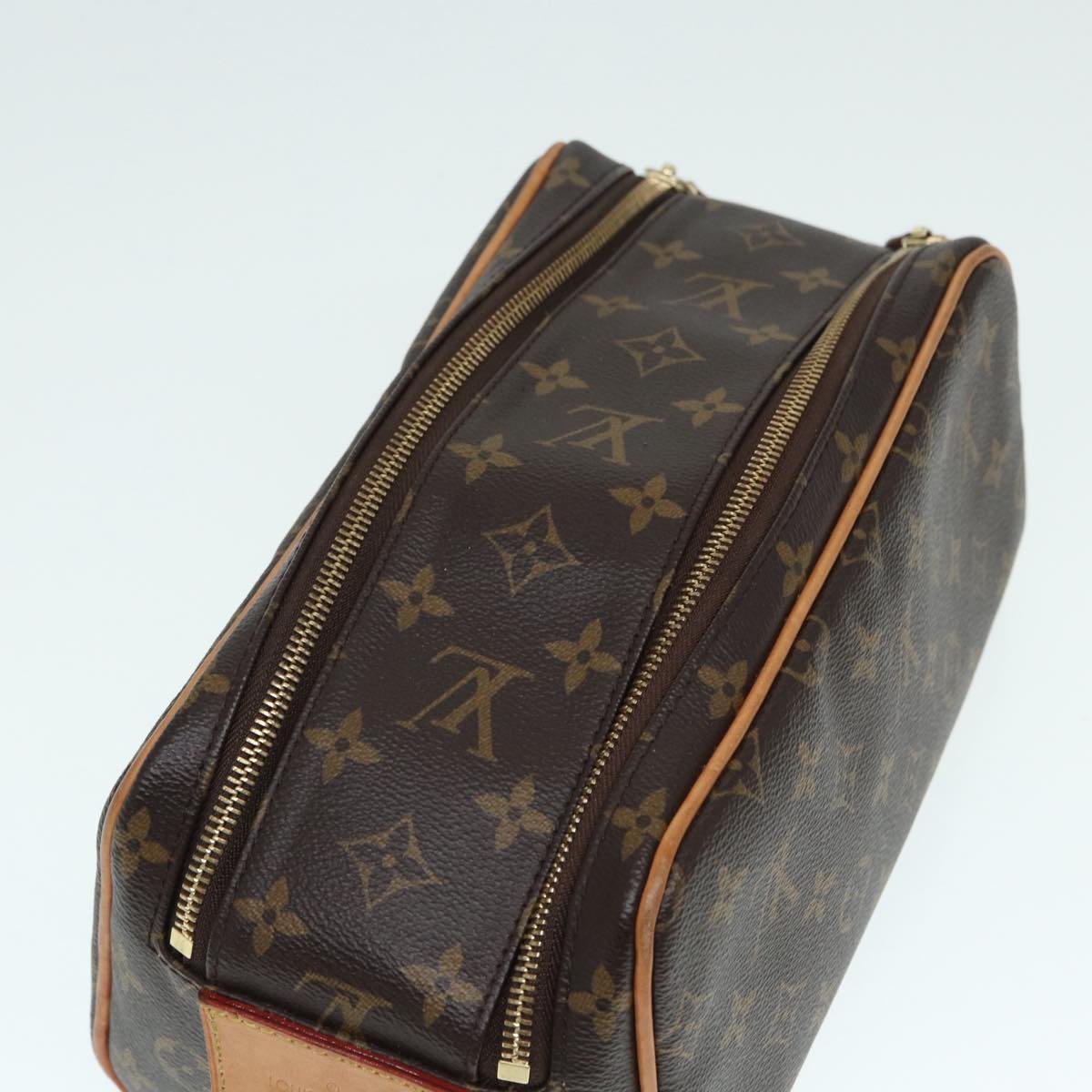 LOUIS VUITTON Monogram Dop Kit Cosmetic Pouch M44494 LV 89163