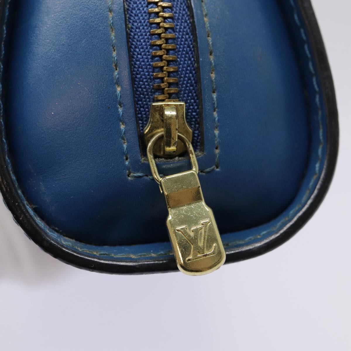 LOUIS VUITTON Epi Dauphine PM Pouch Blue M48445 LV 89185