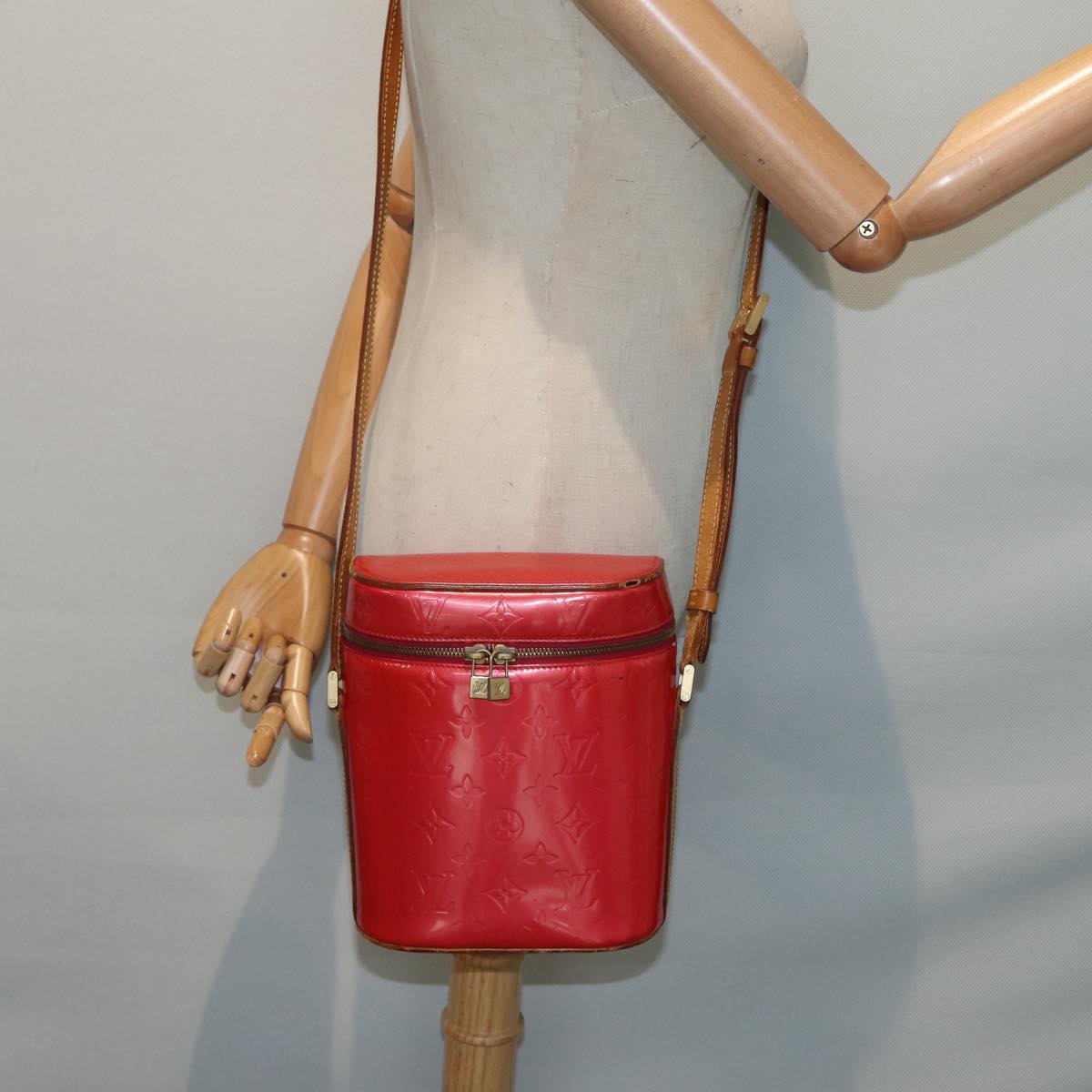 LOUIS VUITTON Monogram Vernis Sullivan Vertical Bag Pink M91259 LV 89190
