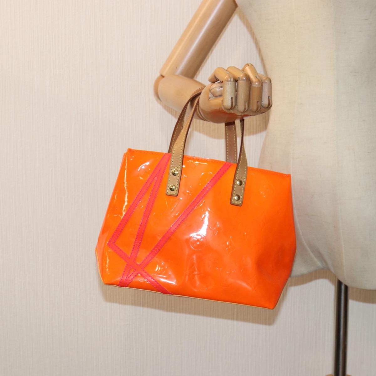 LOUIS VUITTON Monogram Vernis Fluo Reade PM Hand Bag Red M91903 LV 89191