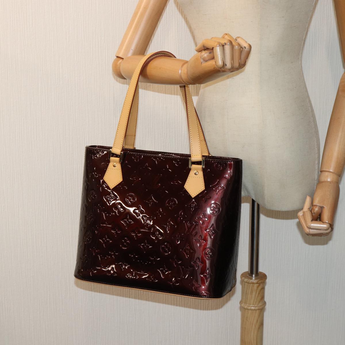 LOUIS VUITTON Monogram Vernis Houston Hand Bag Amarante M91999 LV 89196