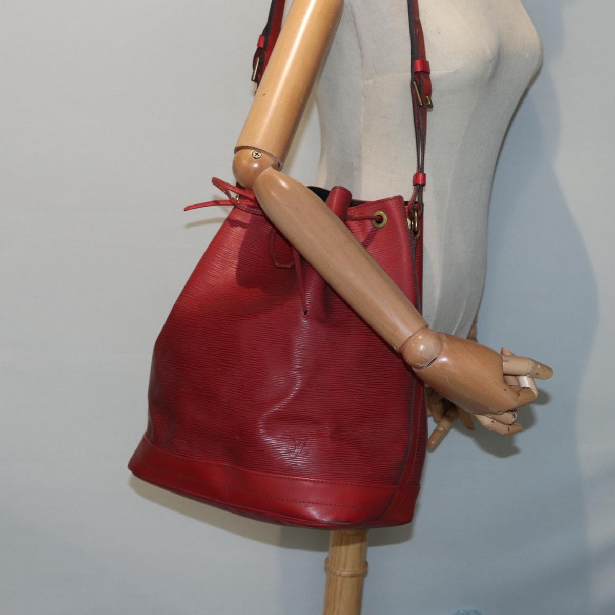 LOUIS VUITTON Epi Noe Shoulder Bag Red M44007 LV 89203