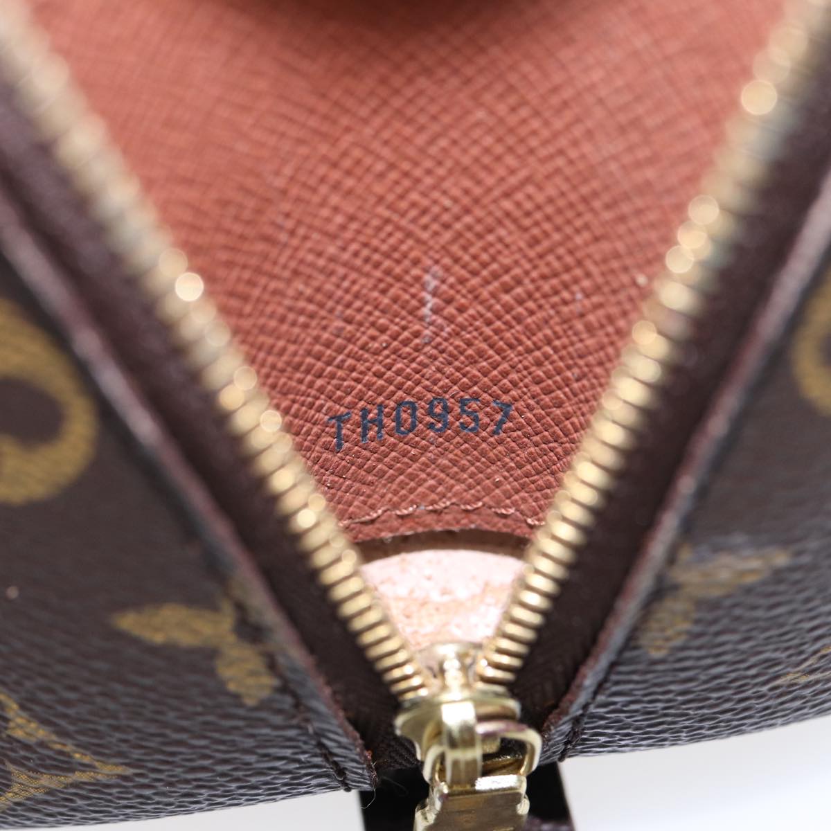 LOUIS VUITTON Monogram Trousse Demi Ronde Cosmetic Pouch M47520 LV 89289