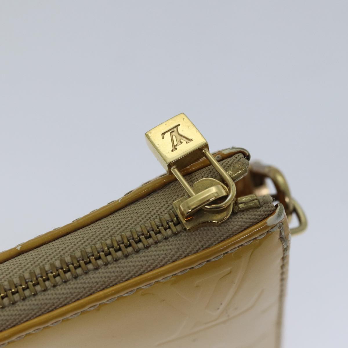 LOUIS VUITTON Monogram Vernis Lexington Accessory Pouch Beige M91010 89339