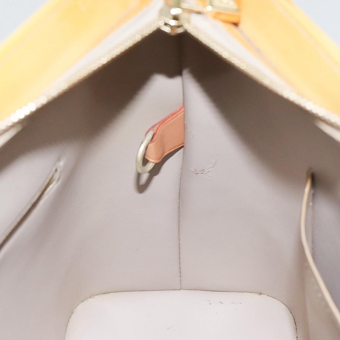 LOUIS VUITTON Monogram Vernis Houston Hand Bag Beige M91004 LV 89423