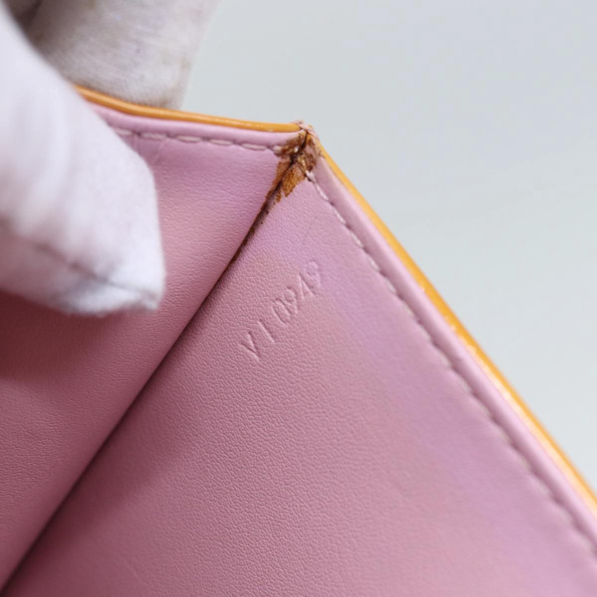 LOUIS VUITTON Vernis Spring Street Hand Bag Marshmallow Pink M91033 89424