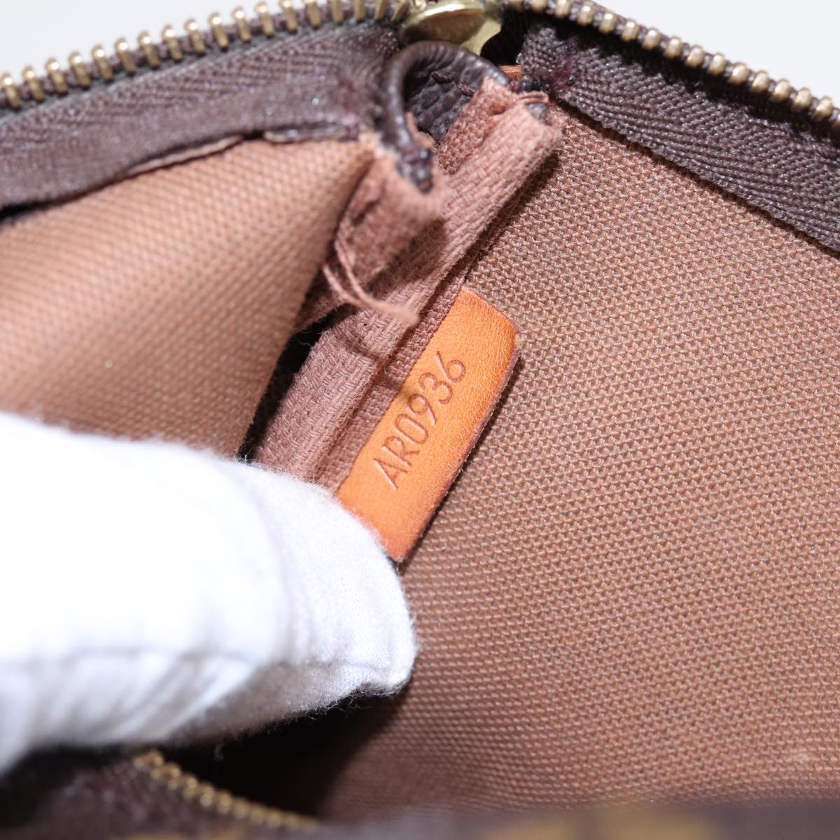 LOUIS VUITTON Monogram Pochette Accessoires Pouch M51980 LV 89437