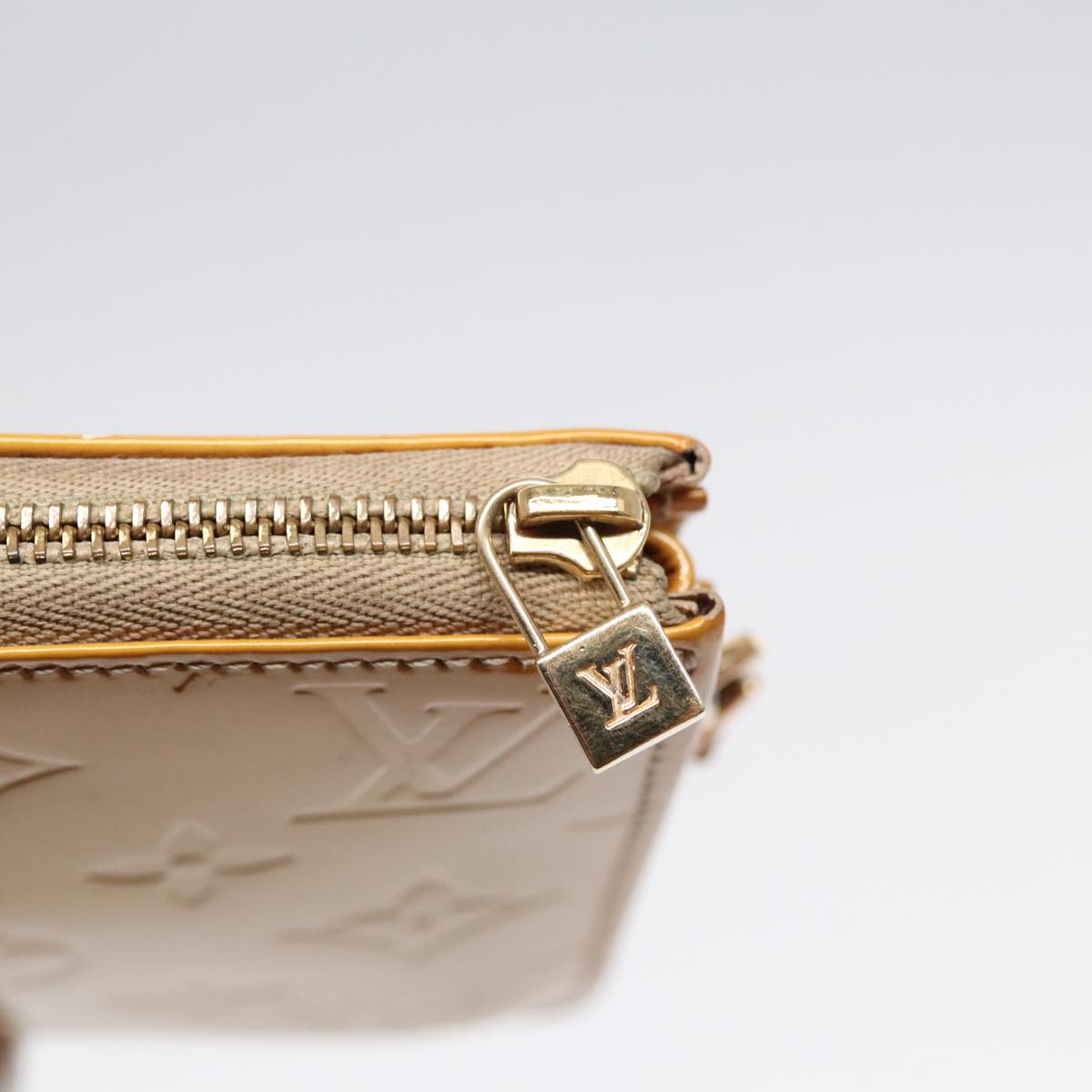 LOUIS VUITTON Monogram Vernis Lexington Accessory Pouch Beige M91010 89439