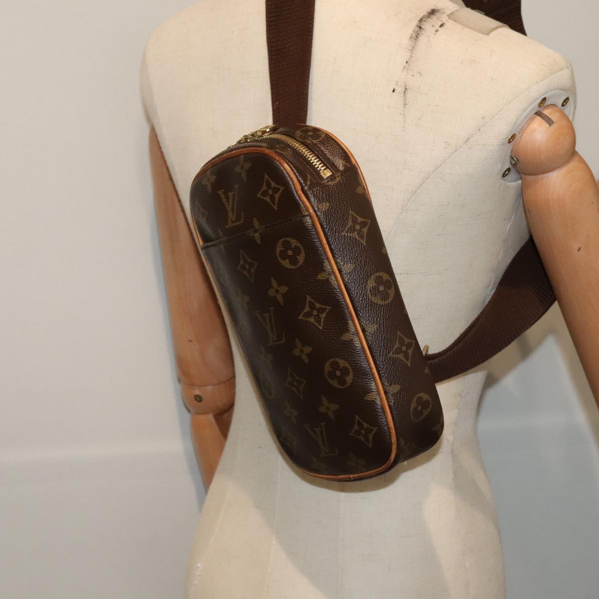 LOUIS VUITTON Monogram Pochette Gange Shoulder Bag M51870 LV 89503