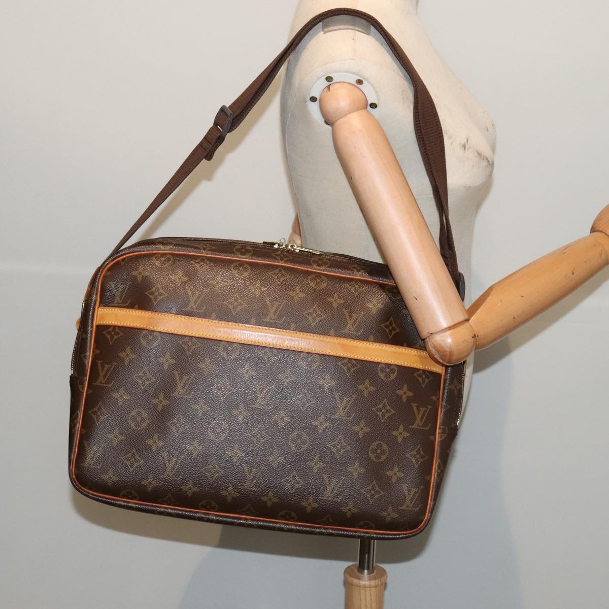 LOUIS VUITTON Monogram Reporter GM Shoulder Bag M45252 LV 89515