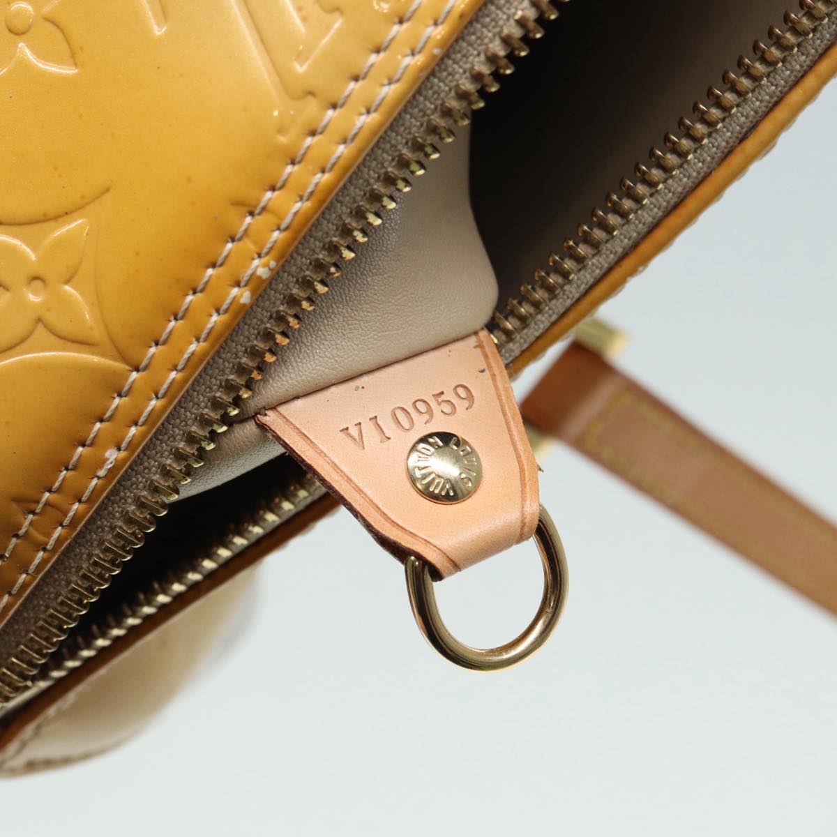 LOUIS VUITTON Monogram Vernis Bedford Hand Bag Beige M91006 LV 89536