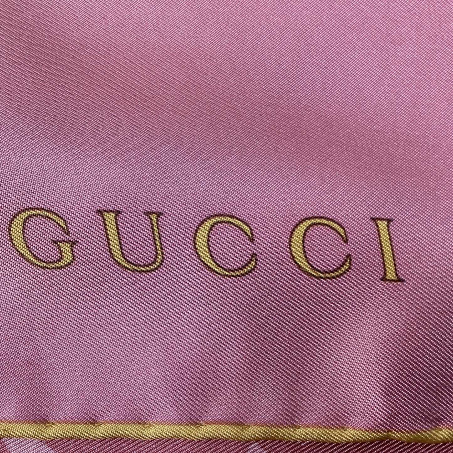 Gucci Chainlink Print Scarf in Pink Silk