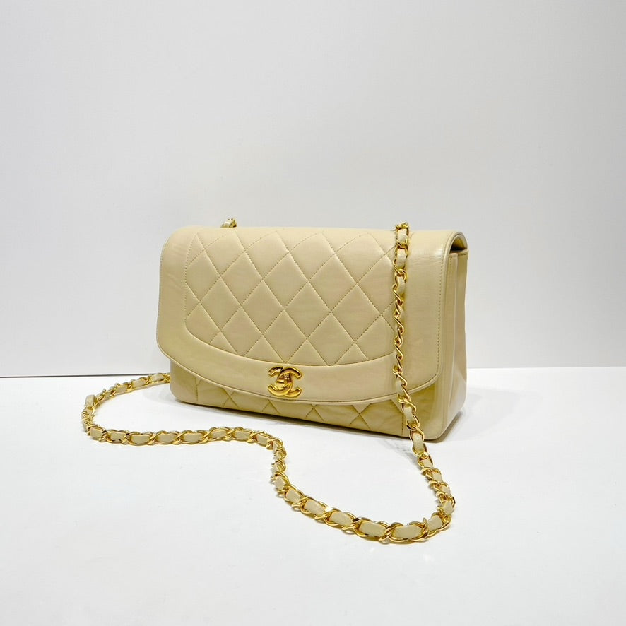 No.001694-Chanel Vintage Lambskin Diana Bag 25cm