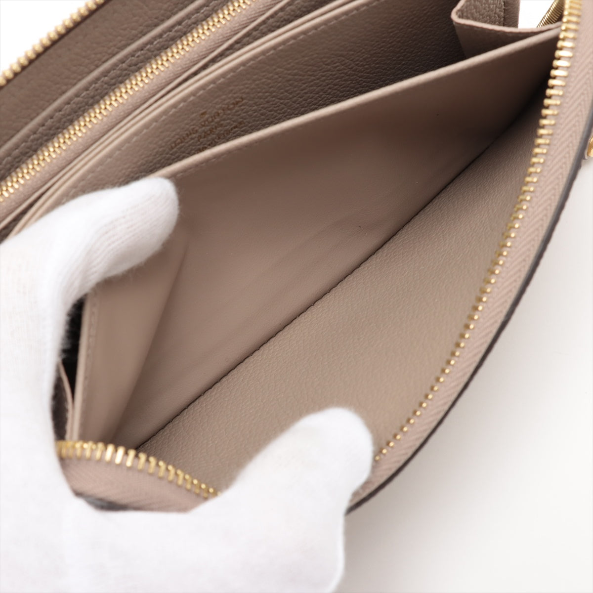 Louis Vuitton Vial Monogram Implant Zippyr Wallet M69794 Turtle Cream Round Zipper Wallet