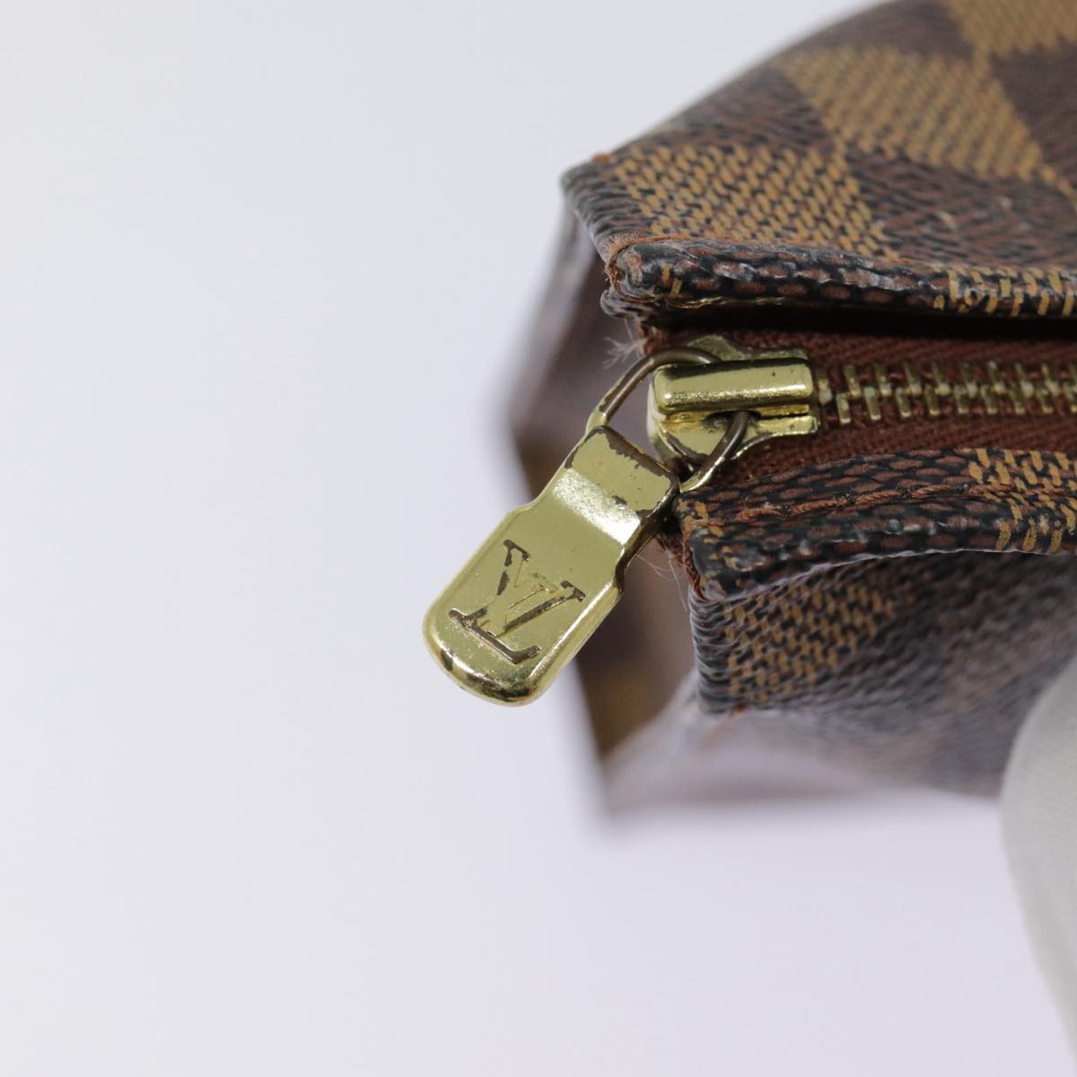 LOUIS VUITTON Damier Ebene Poche Toilette 26 Pouch N47543 LV 90357