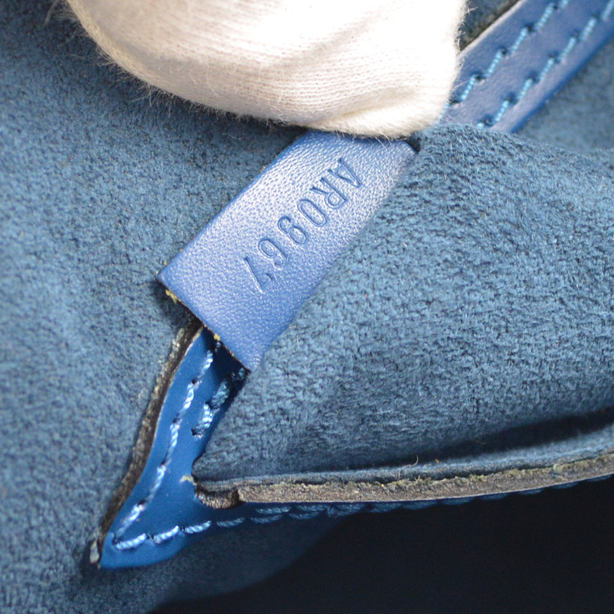 Louis Vuitton 1997 Blue Alma Handbag Epi M52145