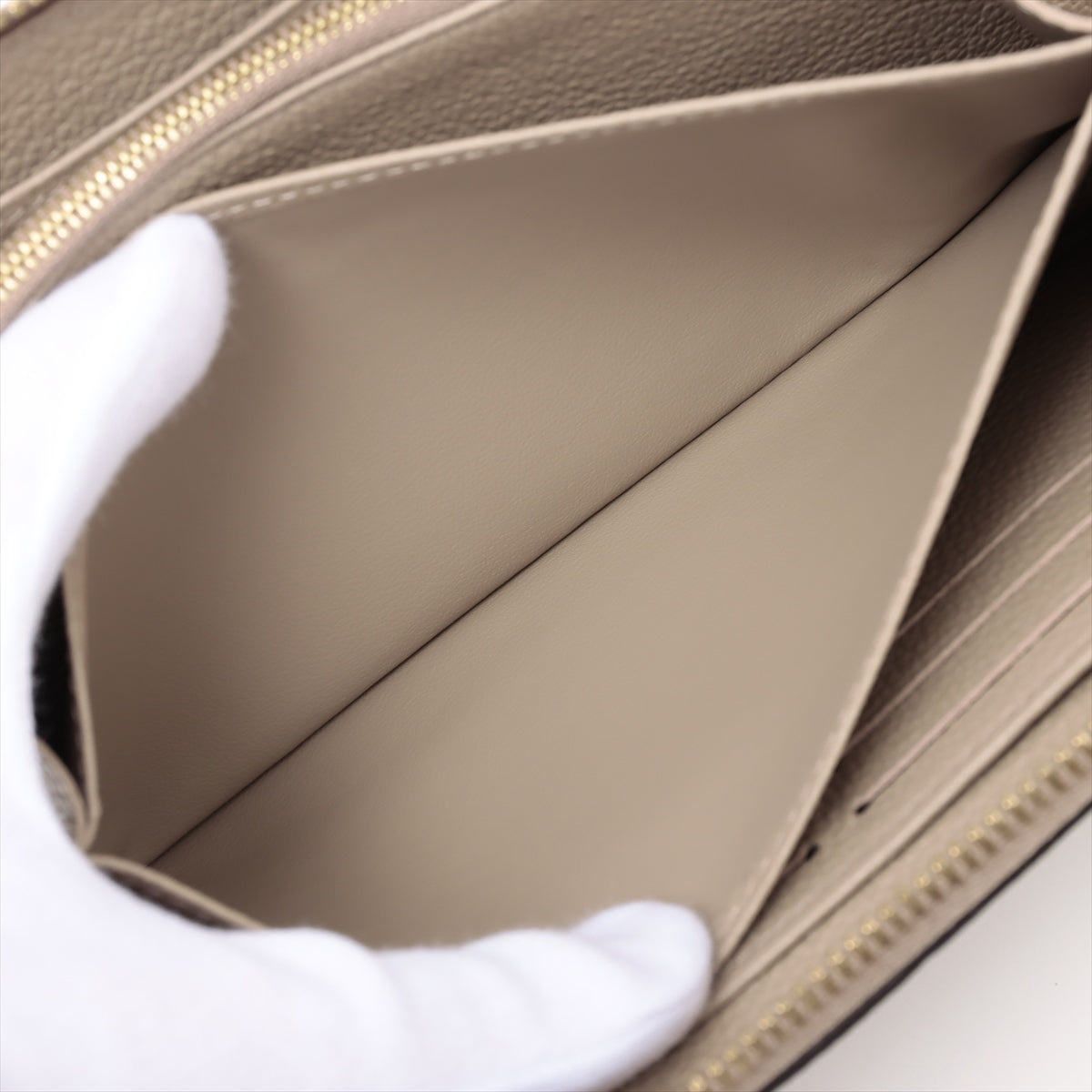 Louis Vuitton Monogram Amplant  Wallet M69034 Tour Trail Round Zip Wallet