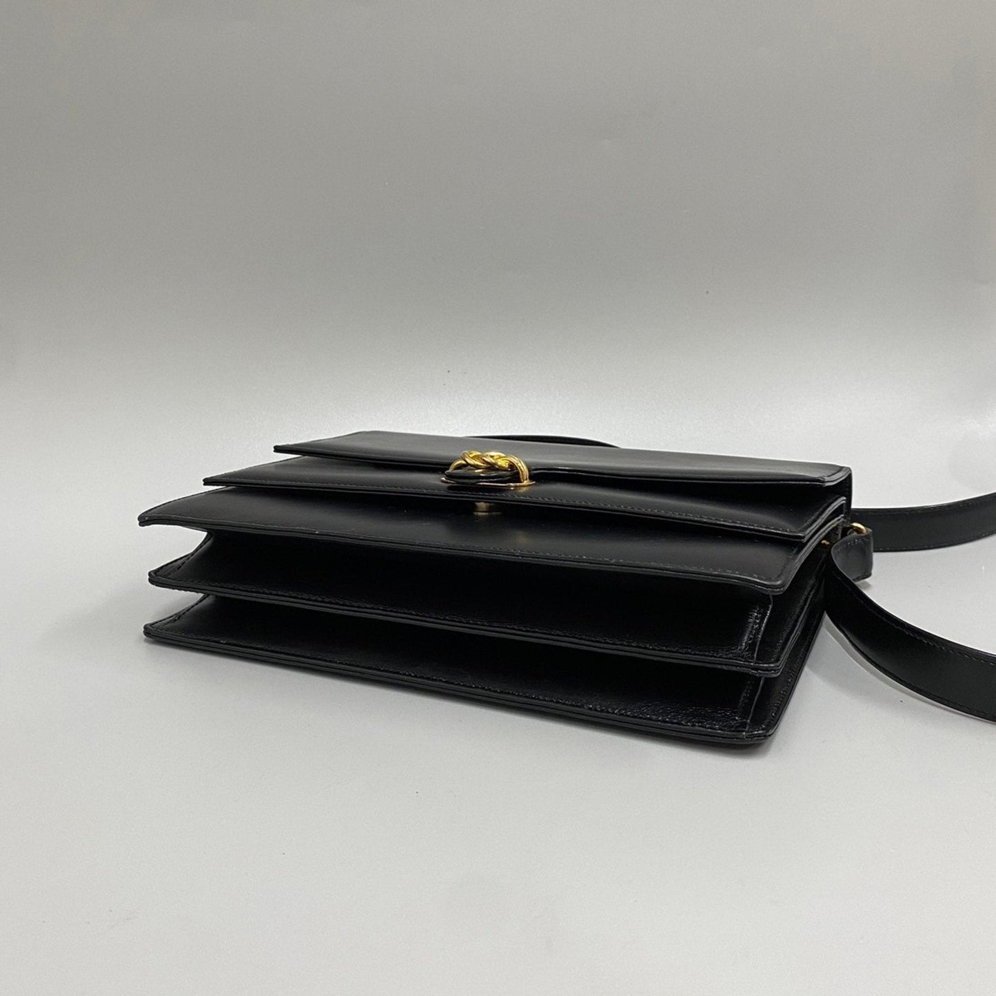 Luxury Gucci Trending 2025 --  Leather Shoulder Bag ()
