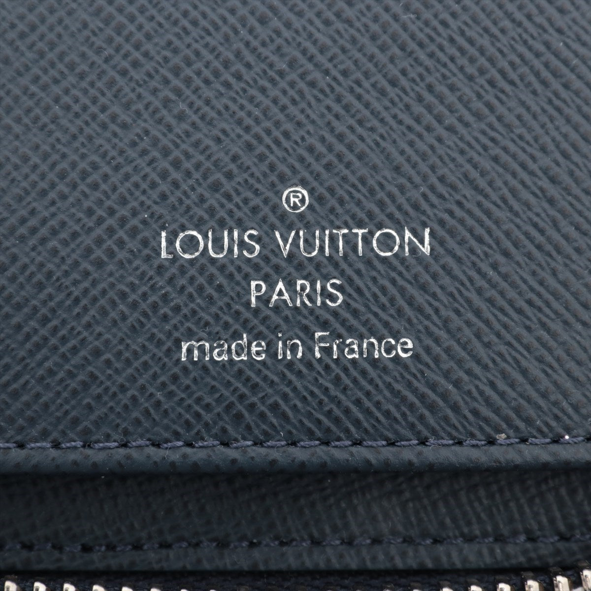 Louis Vuitton Taiga Zippy Vertical M30510 Navy Wallet
