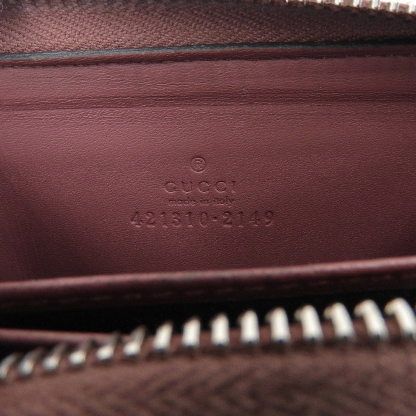 Gucci  Leather Wallet  ()