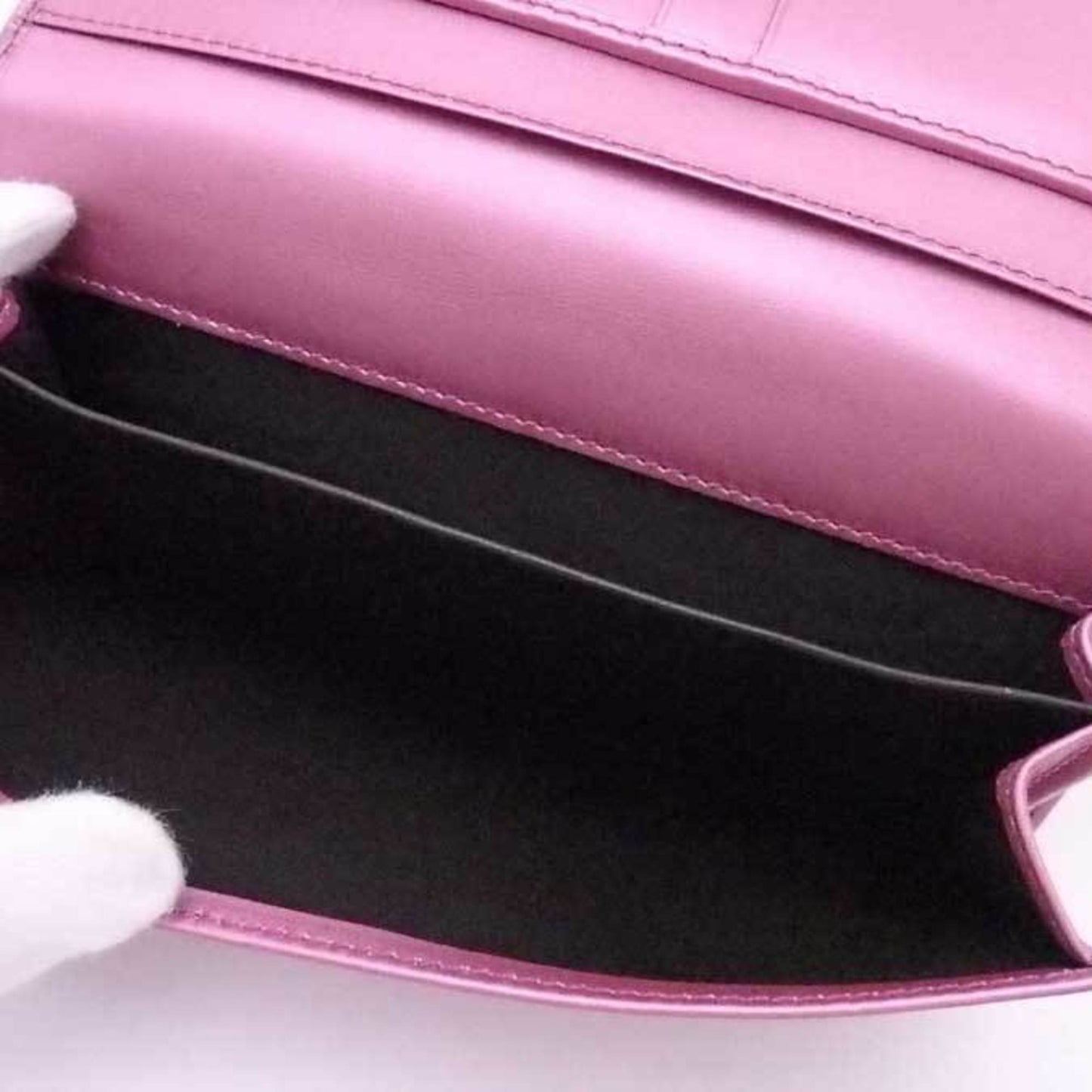 Gucci  Leather Wallet  ()