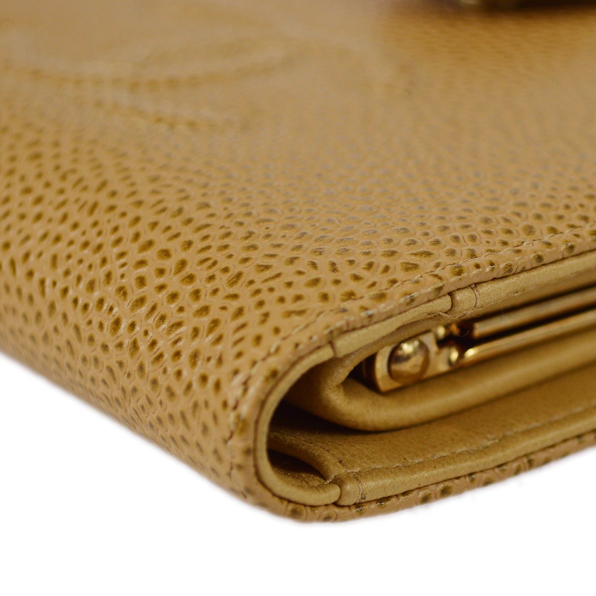 Luxury Chanel 2000-2001 Beige Caviar Wallet Purse