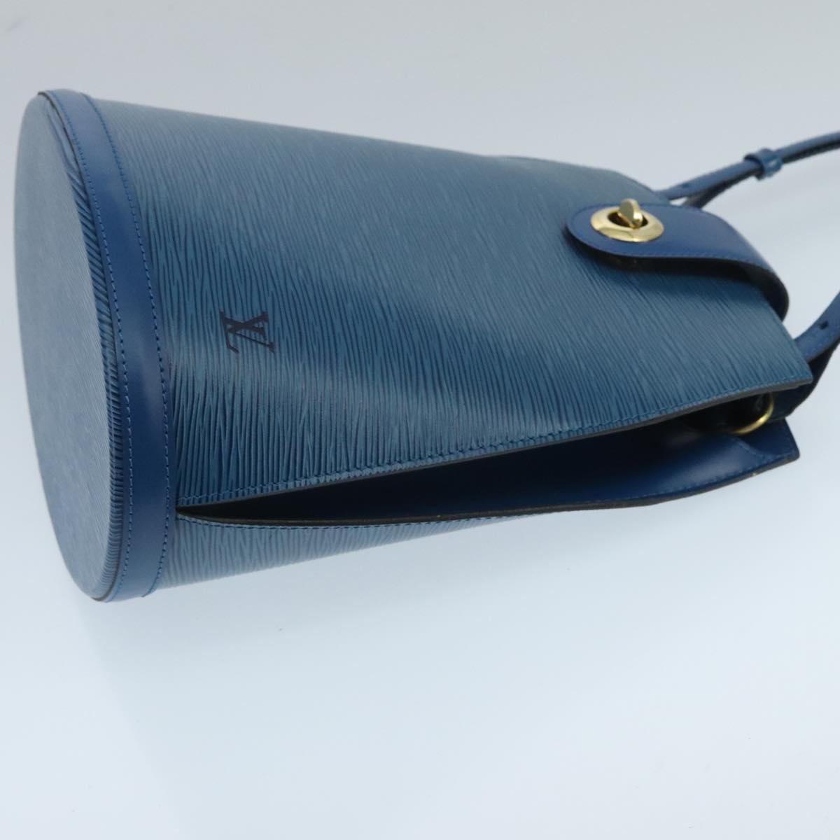 LOUIS VUITTON Epi Cluny Shoulder Bag Blue M52255 LV 97727